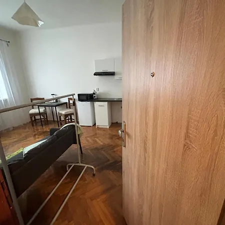 Comfortable After Renovation Near The Center