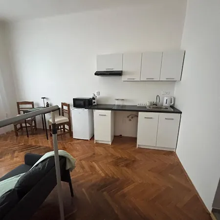 Comfortable After Renovation Near The Center
